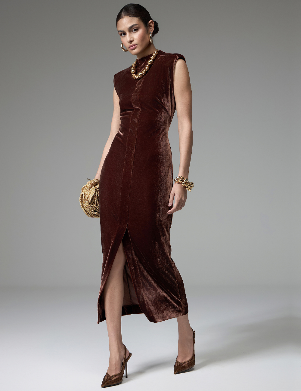 Vestido Midi Marrom em Veludo