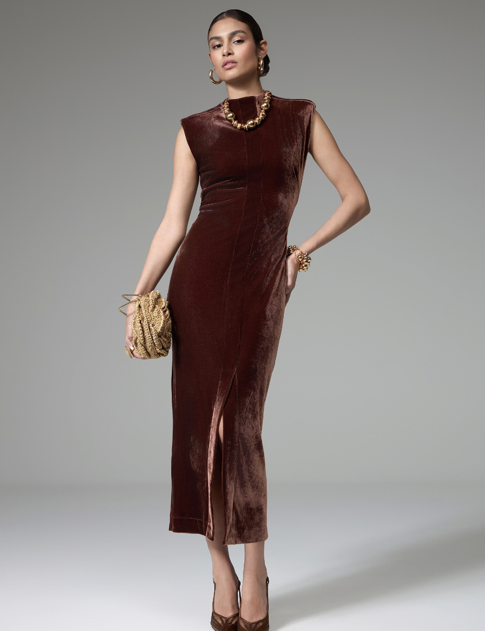 Vestido Midi Marrom em Veludo