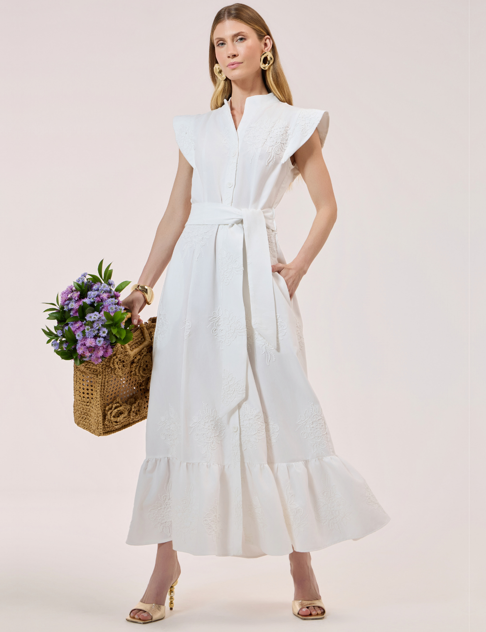 Chemise Off White com Bordados e Faixa