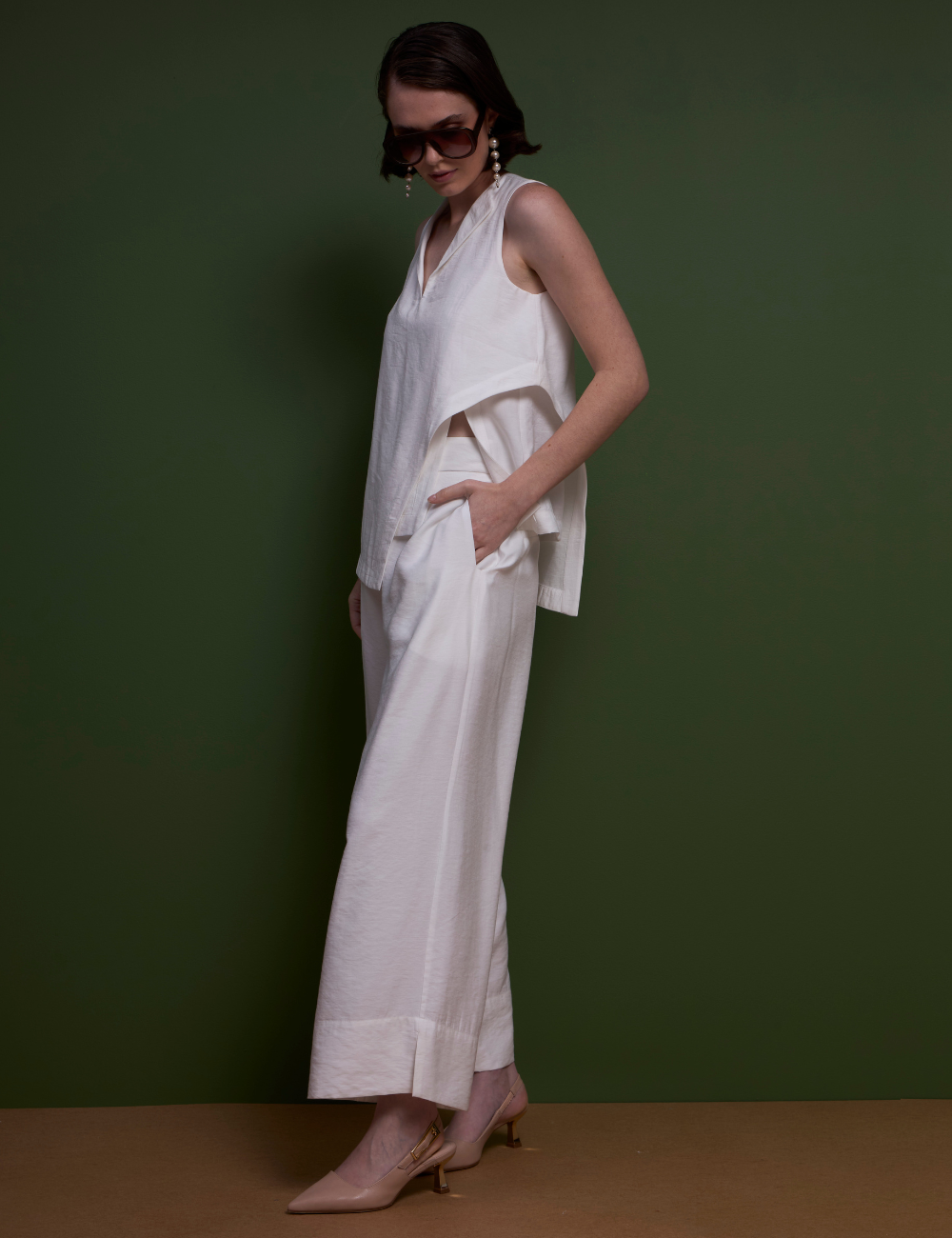 Calça Reta Off White com Bolsos
