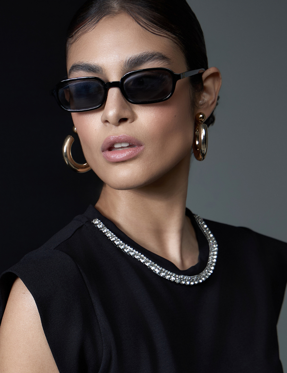 T-Shirt Preta com Strass