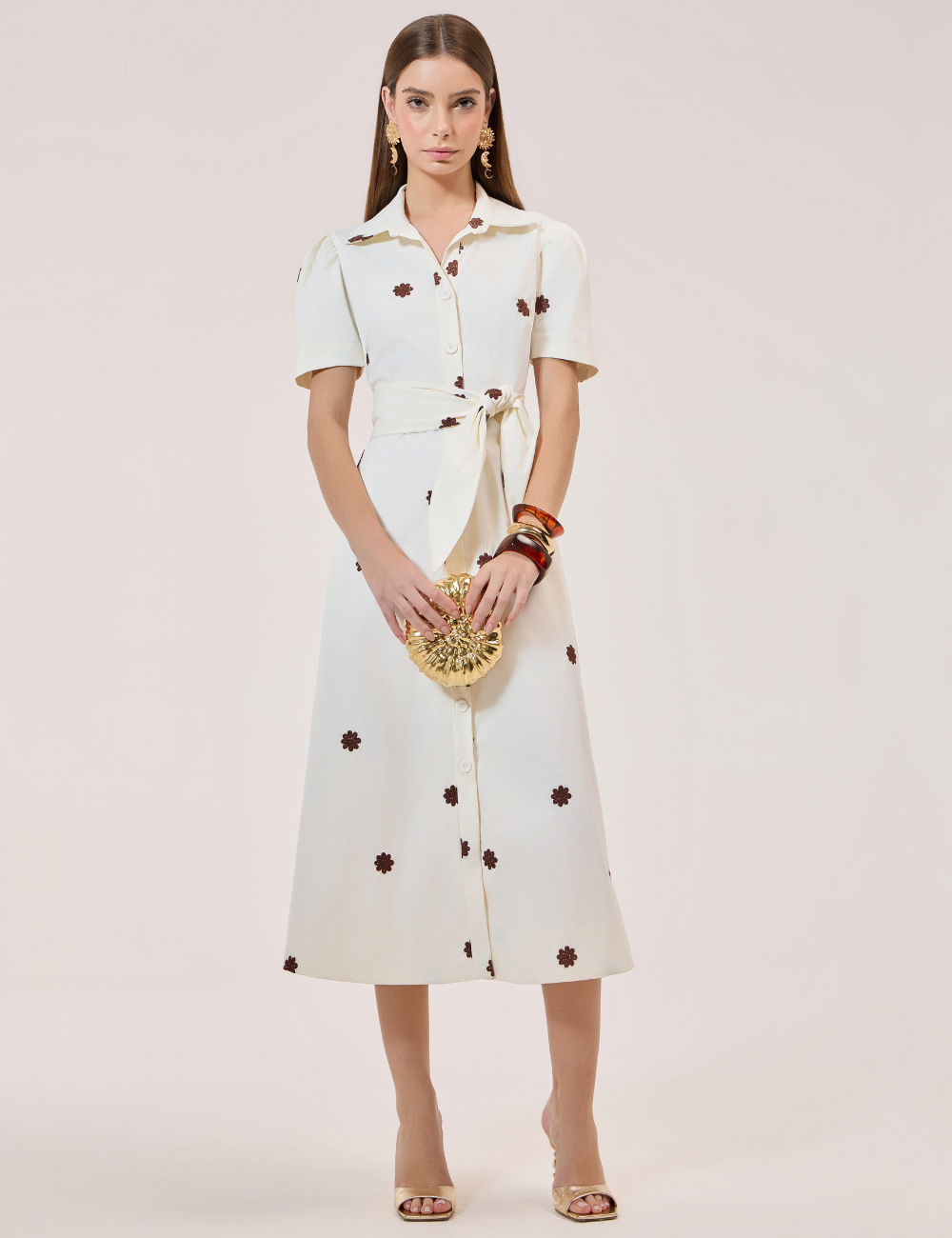 Chemise Off White com Bordados e Faixa