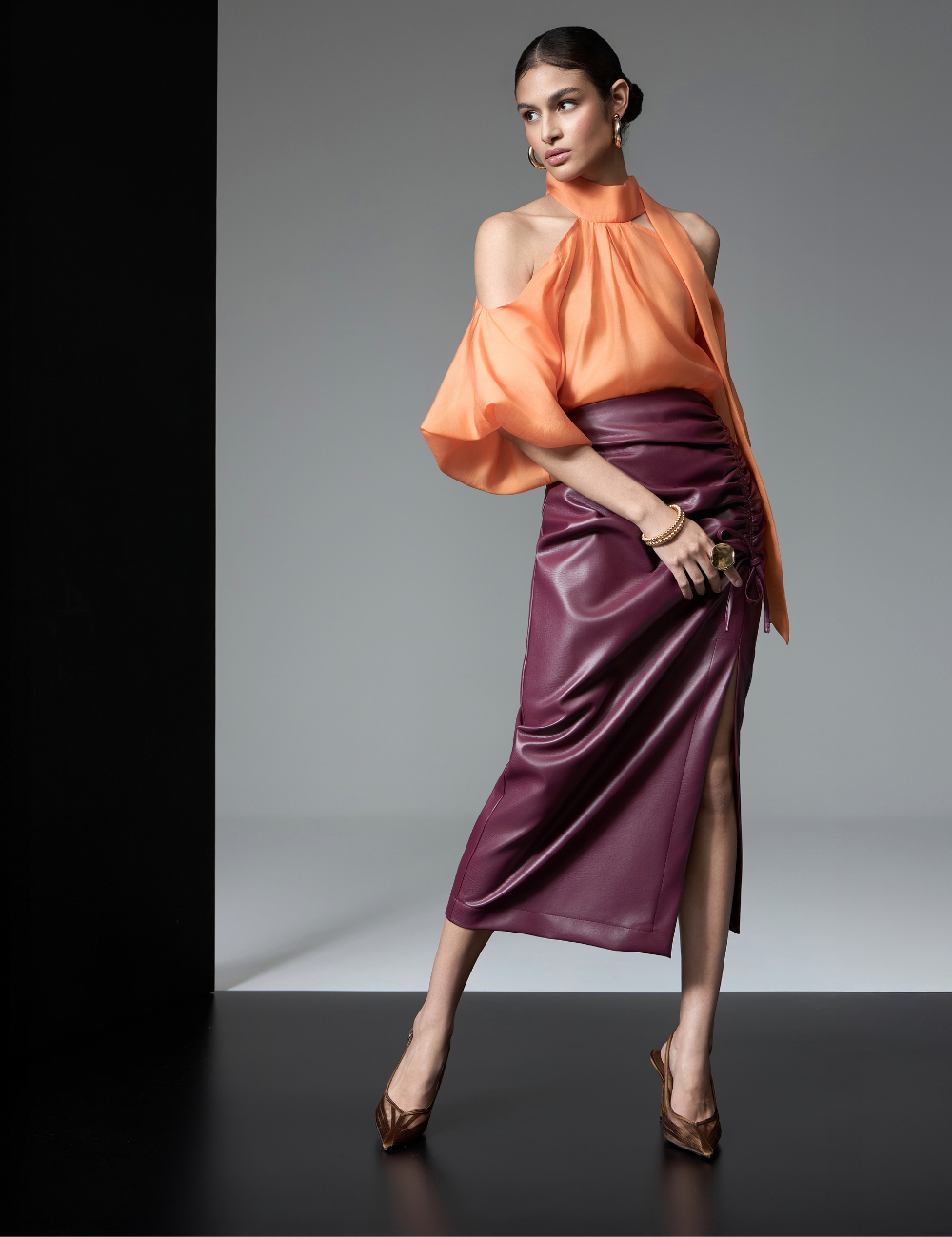 Saia Midi Vinho em Material Sintético