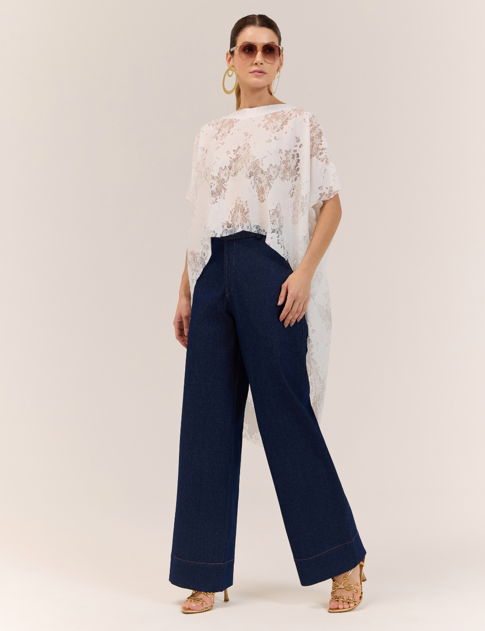 Blusa Off White em Renda com Pontas