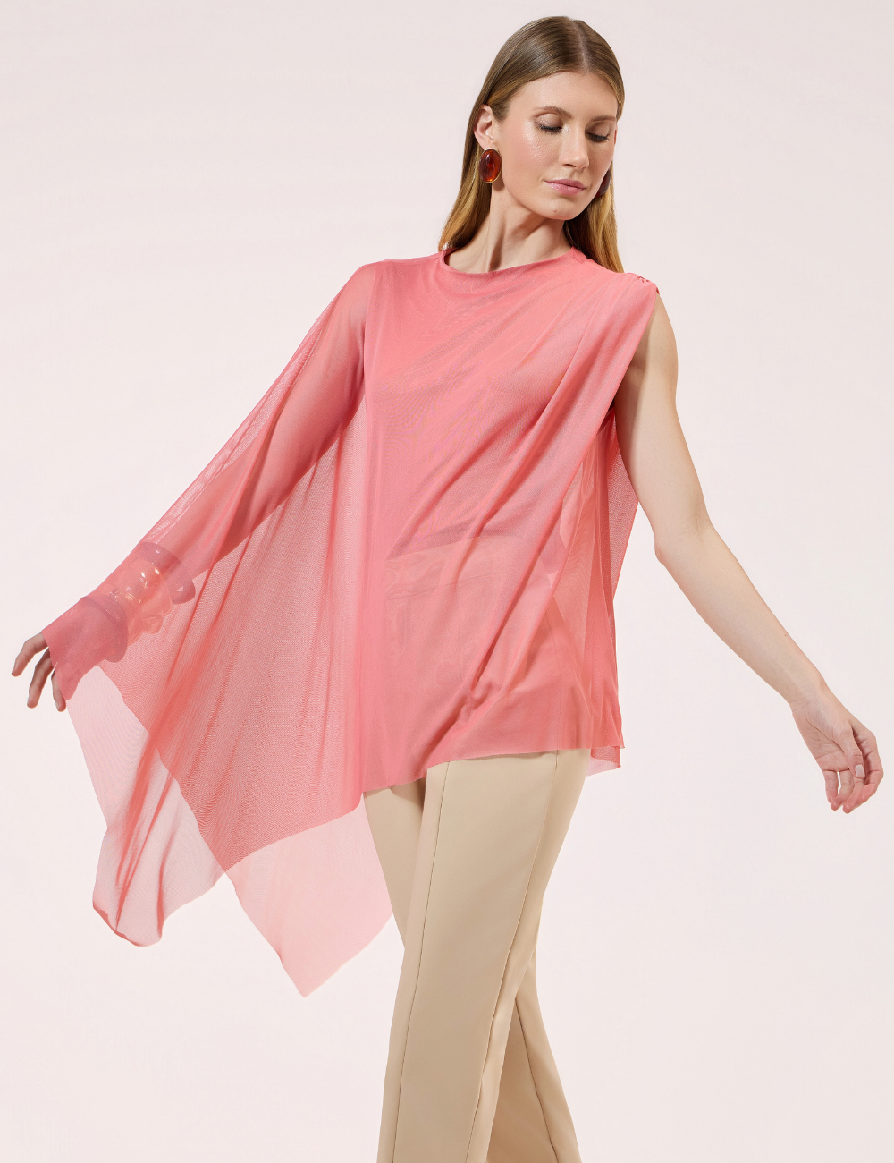 Blusa Assimétrica Coral em Tule