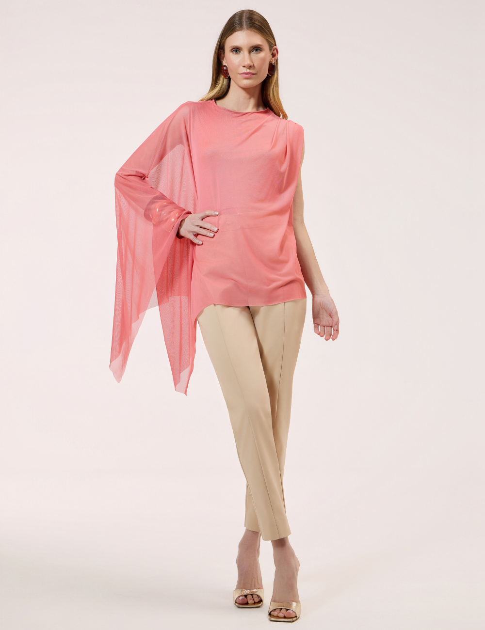 Blusa Assimétrica Coral em Tule