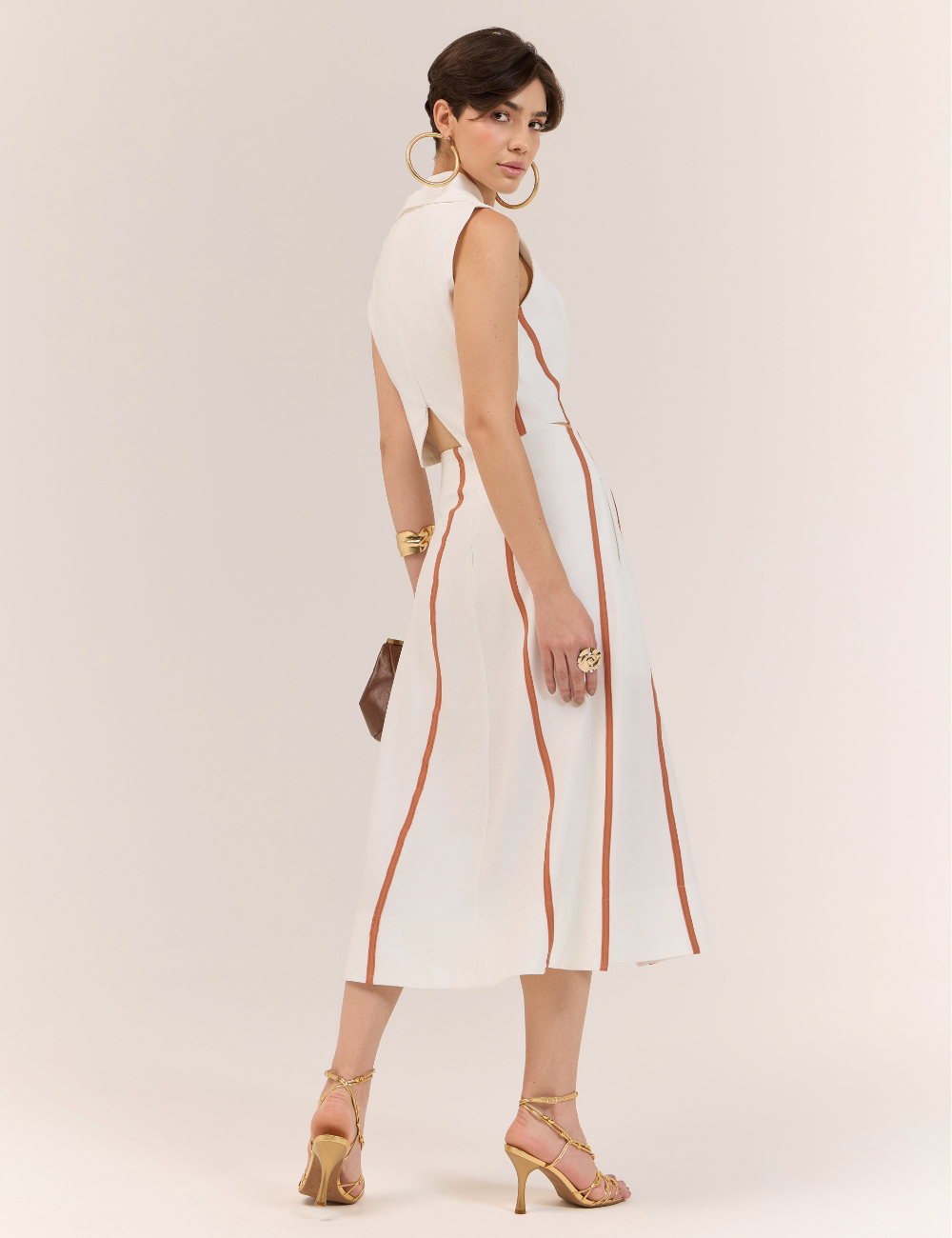 Conjunto Off White com Blusa e Saia