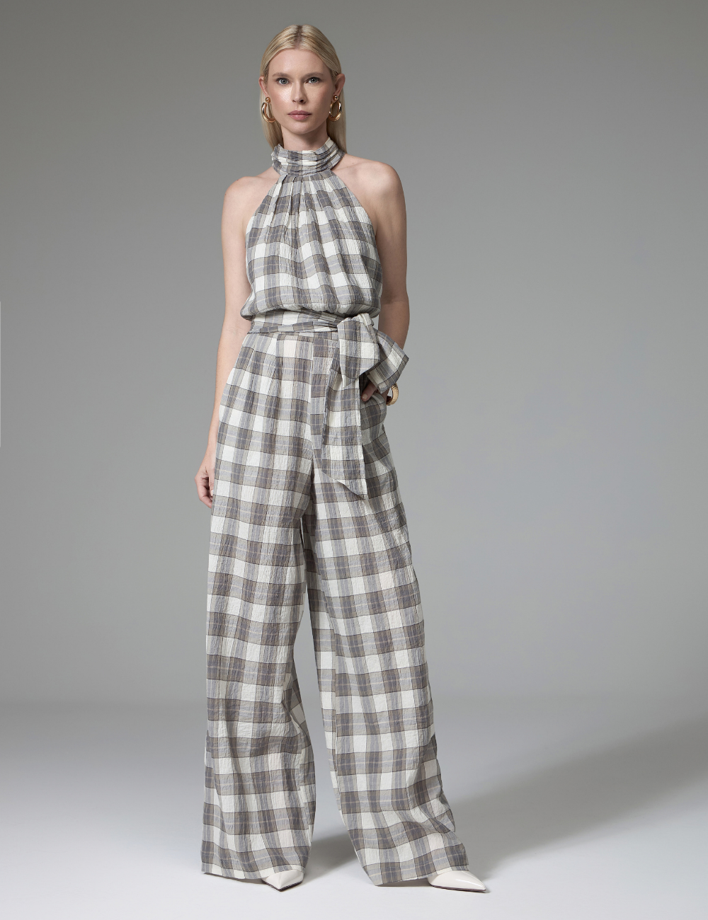 Macacão Cinza Xadrez com Faixa