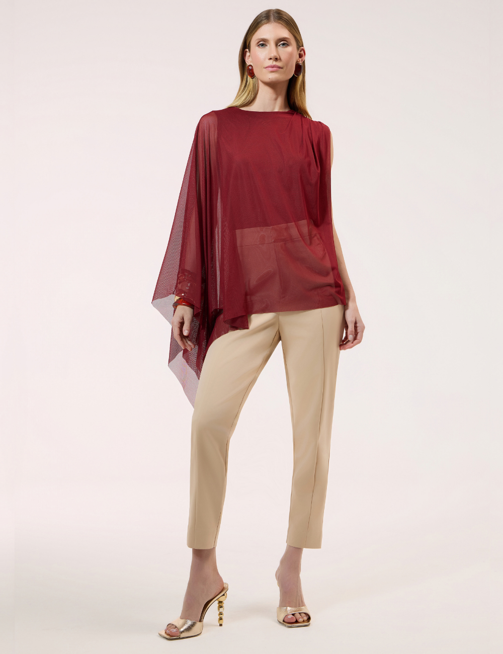 Blusa Assimétrica Bordô em Tule