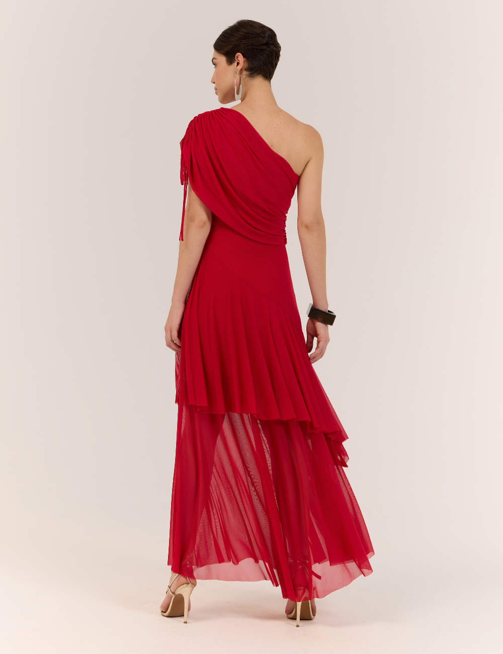 Vestido Longo Vermelho em Tule