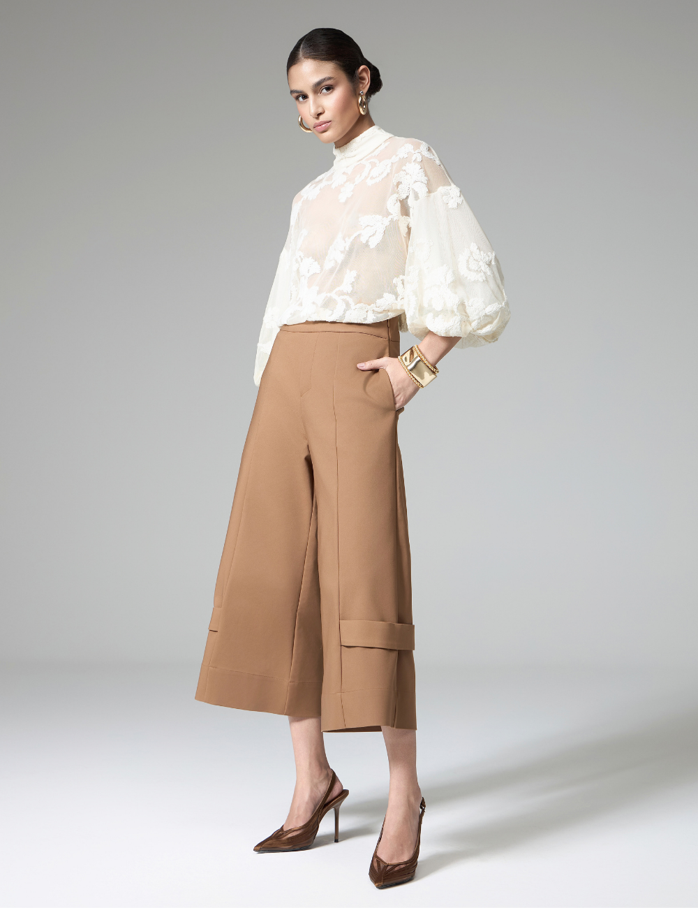 Calça Pantacourt Caramelo