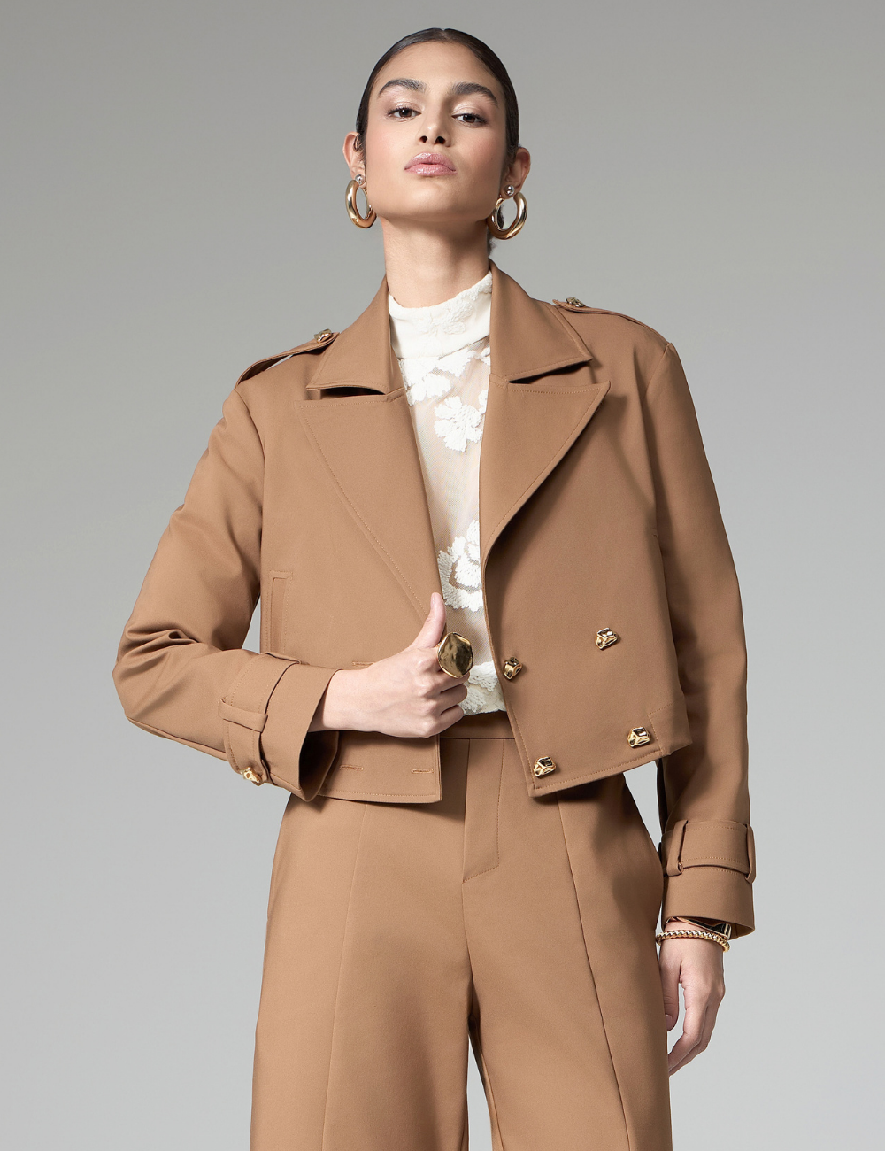 Jaqueta Caramelo com Botões Dourados