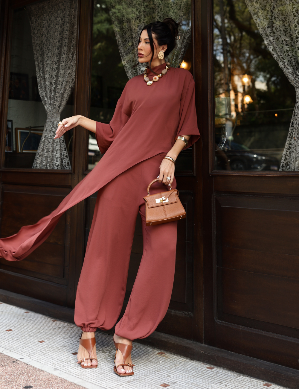 Conjunto Marrom Assimétrico