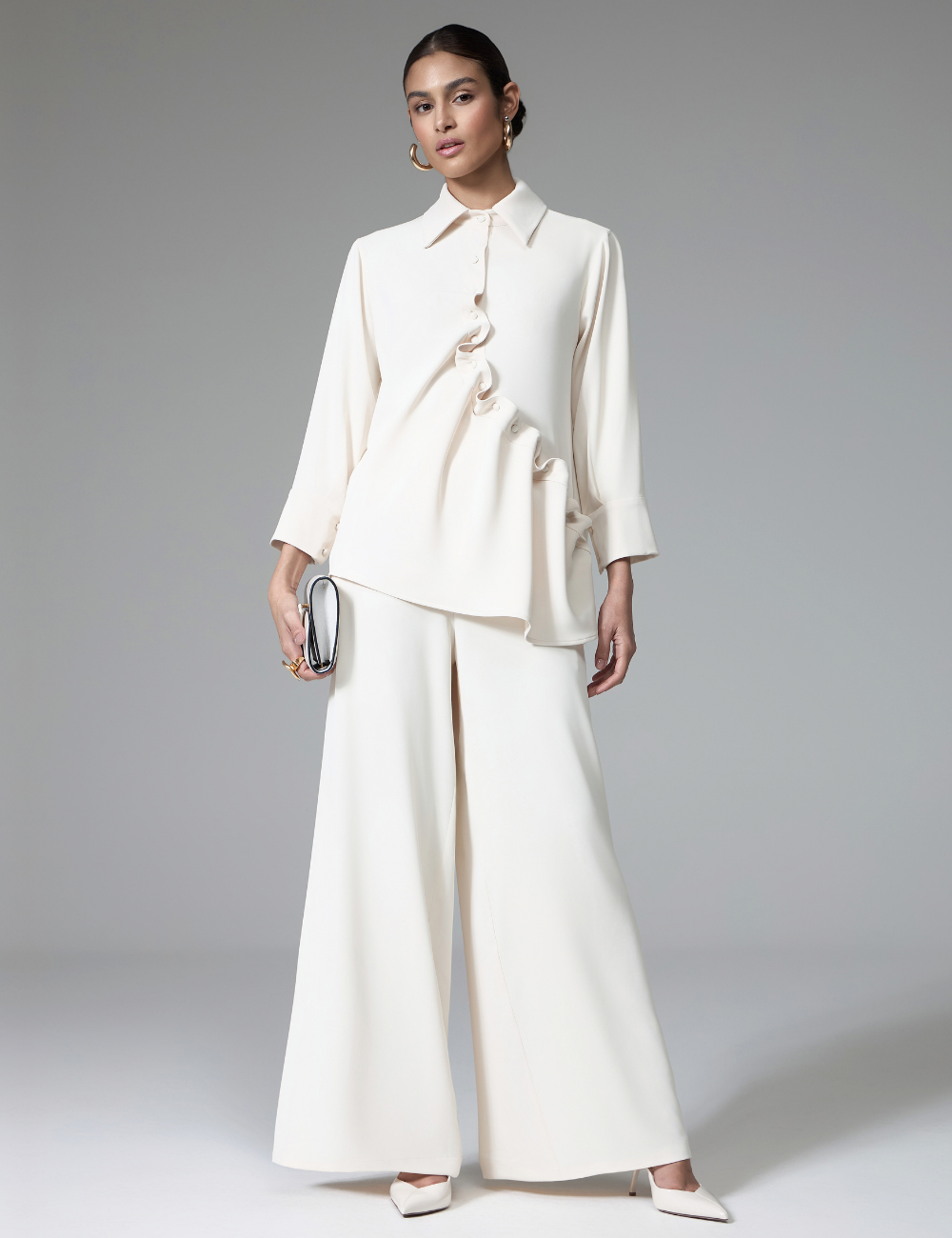 Conjunto Off White com Detalhe Diferenciado