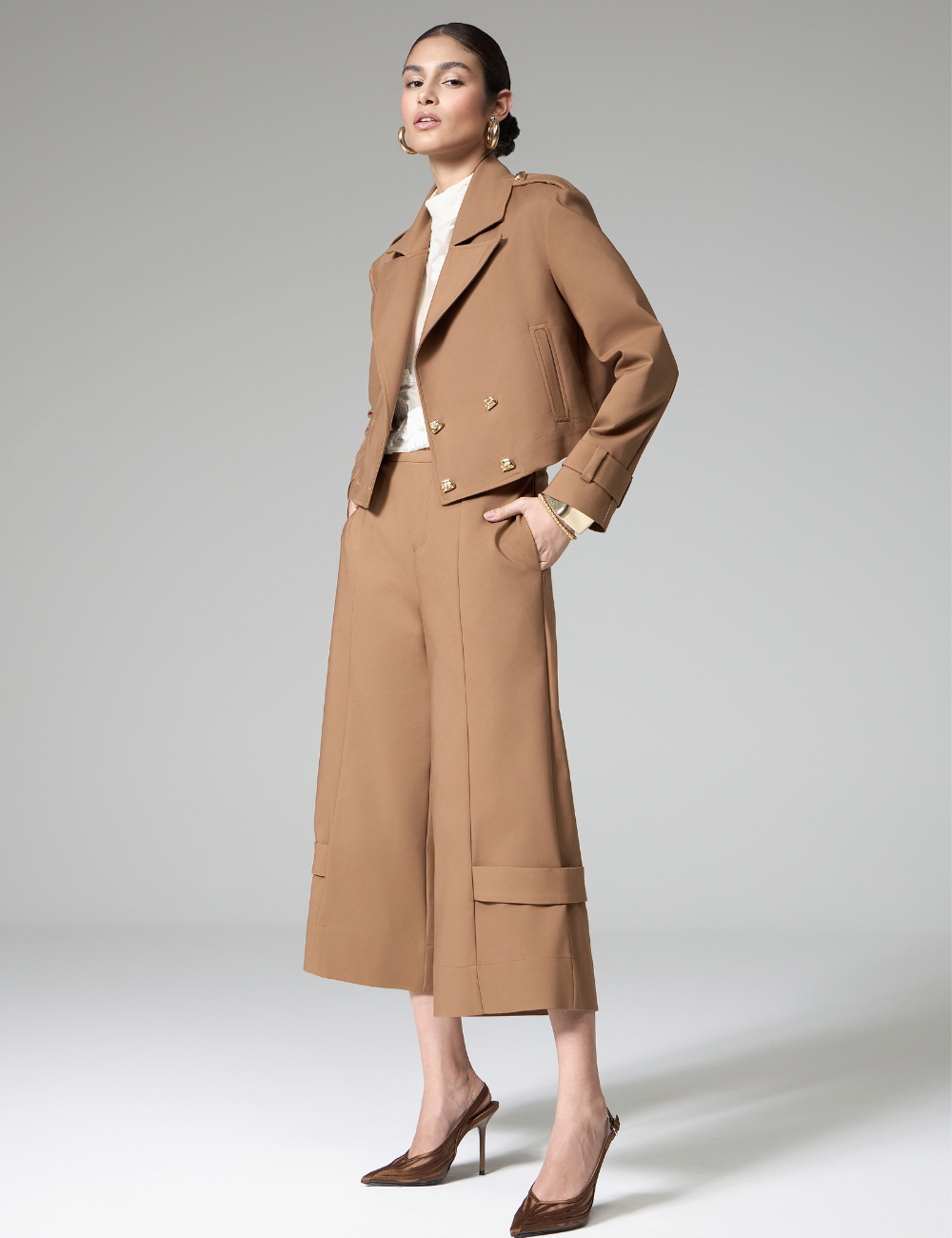 Jaqueta Caramelo com Botões Dourados