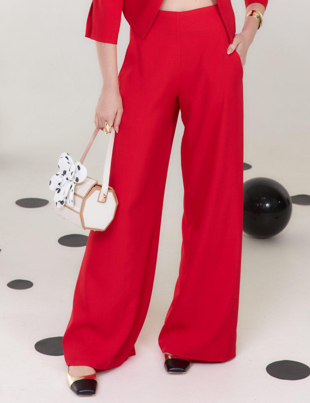 Calça Reta Vermelha com Bolsos