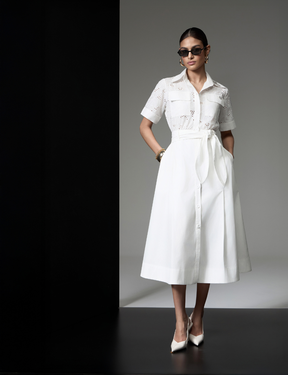 Chemise Off White com Detalhe em Strass