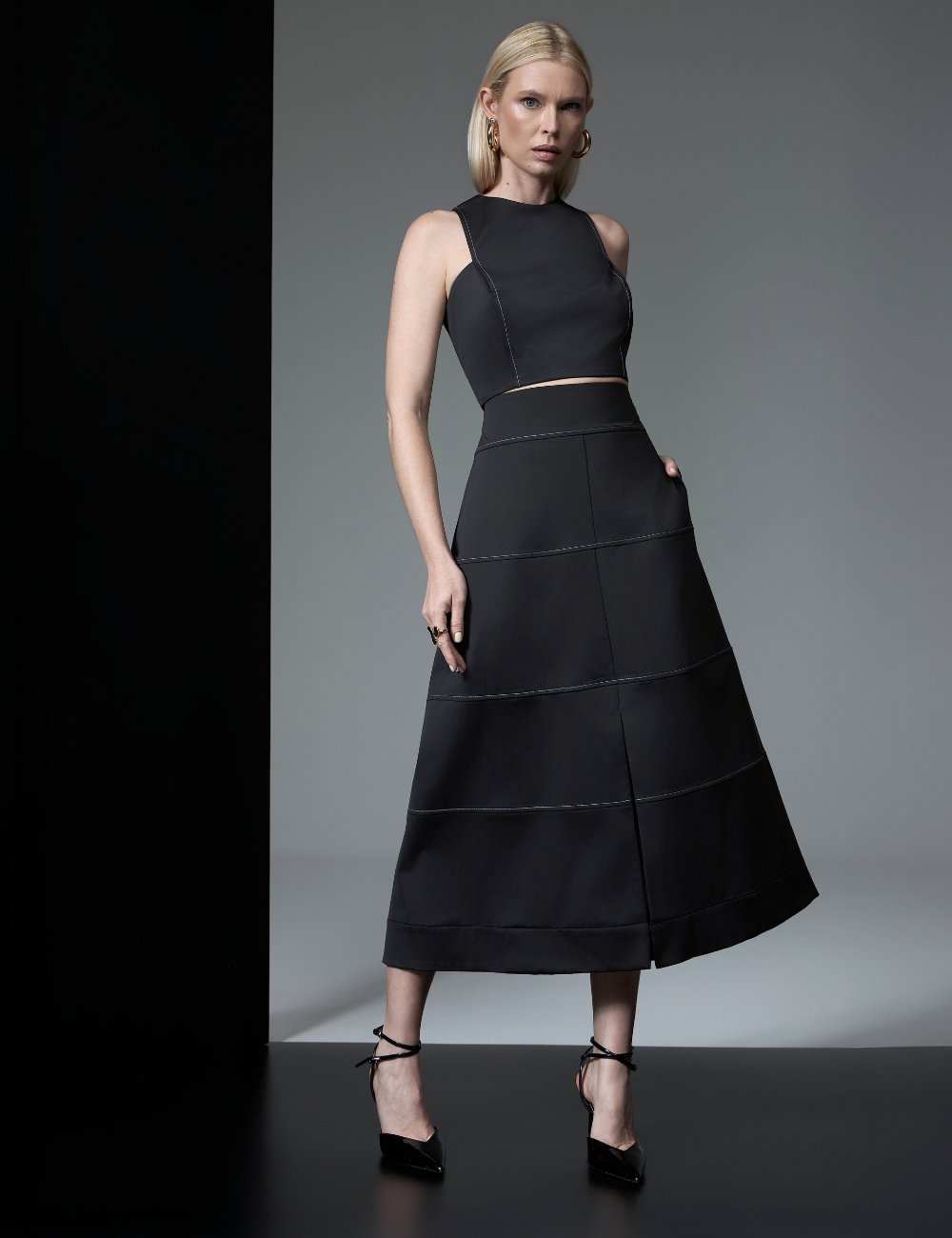 Saia Midi Pespontada Preta