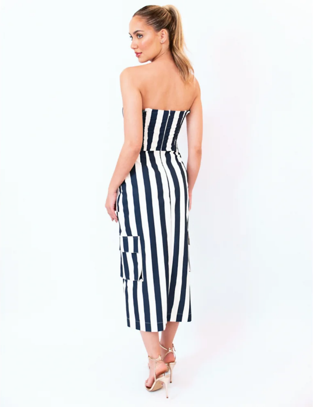 Vestido Midi Listrado sem Alças