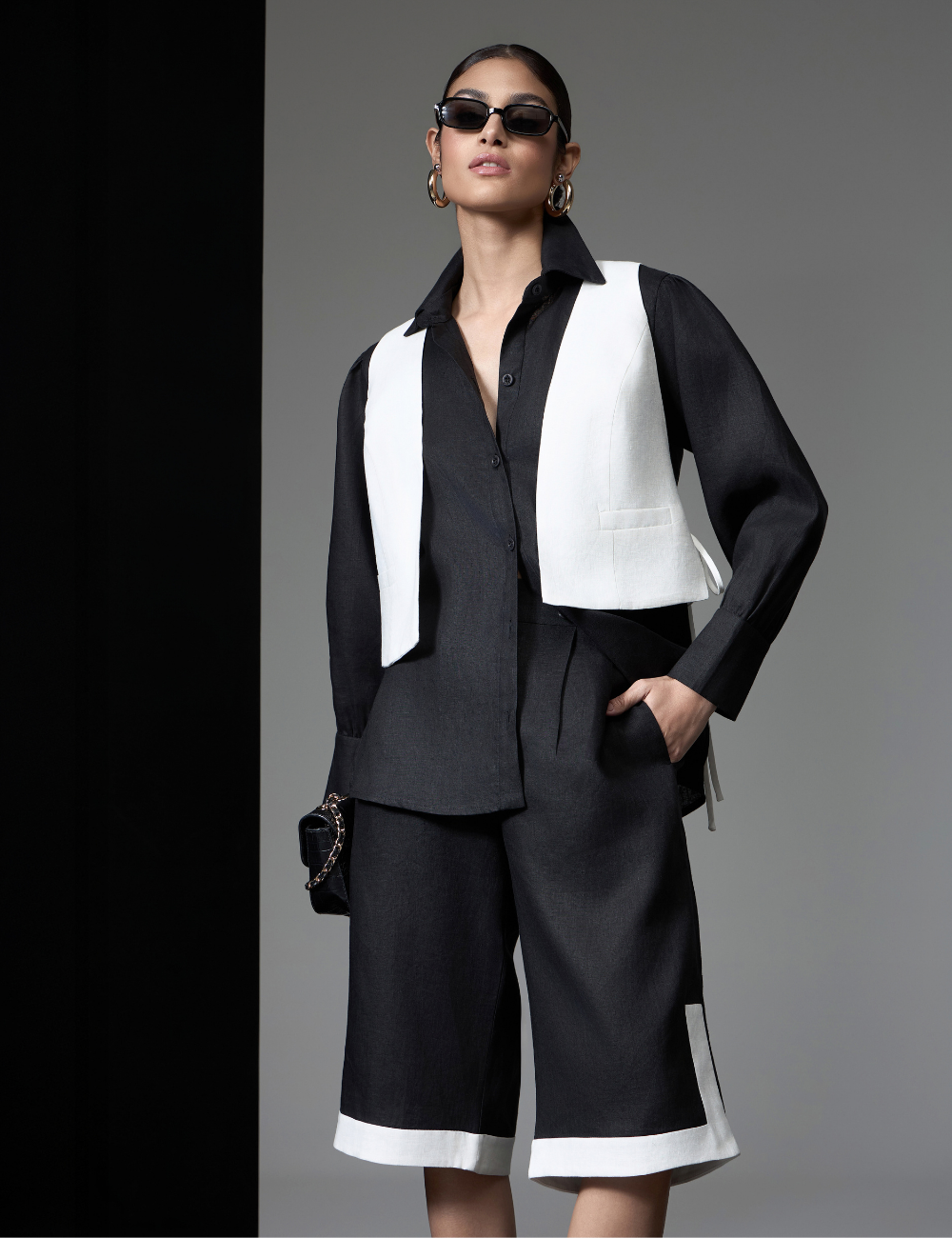 Camisa Preta em Linho com Colete