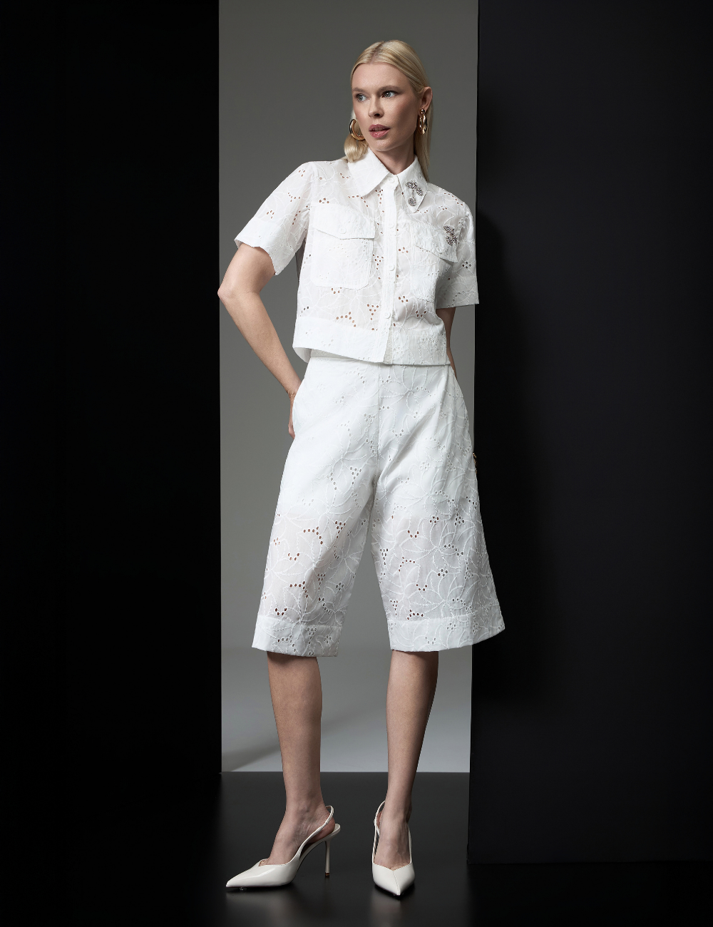 Bermuda Off White com Bordados