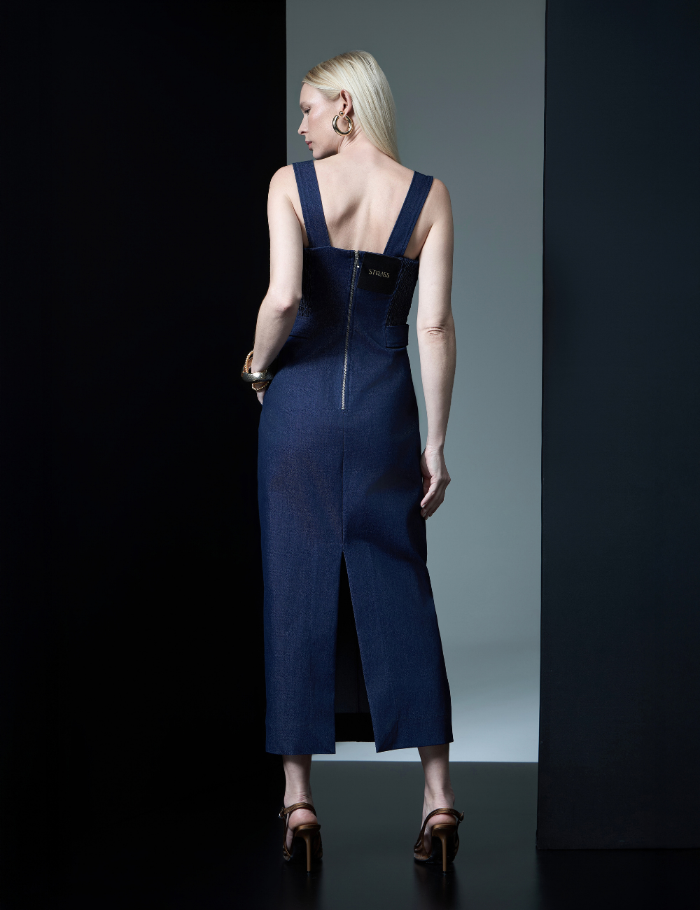 Vestido Midi Jeans Azul com Bolsos