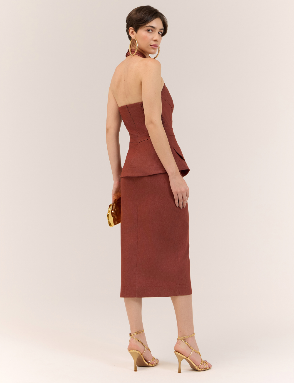 Vestido Caramelo com Basque em Sarja
