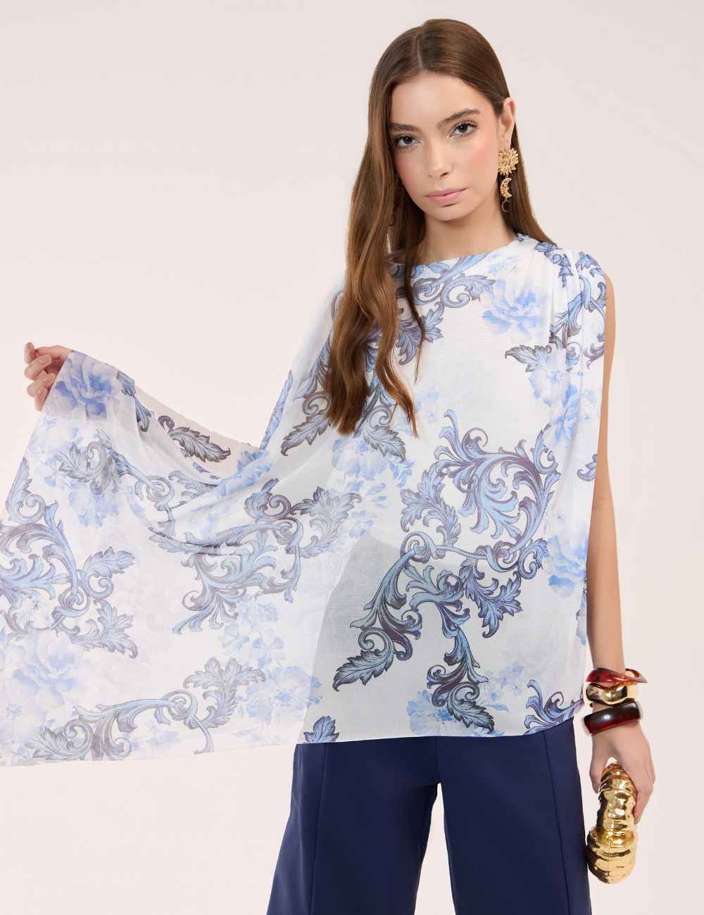 Blusa Assimétrica Estampada Arabescos