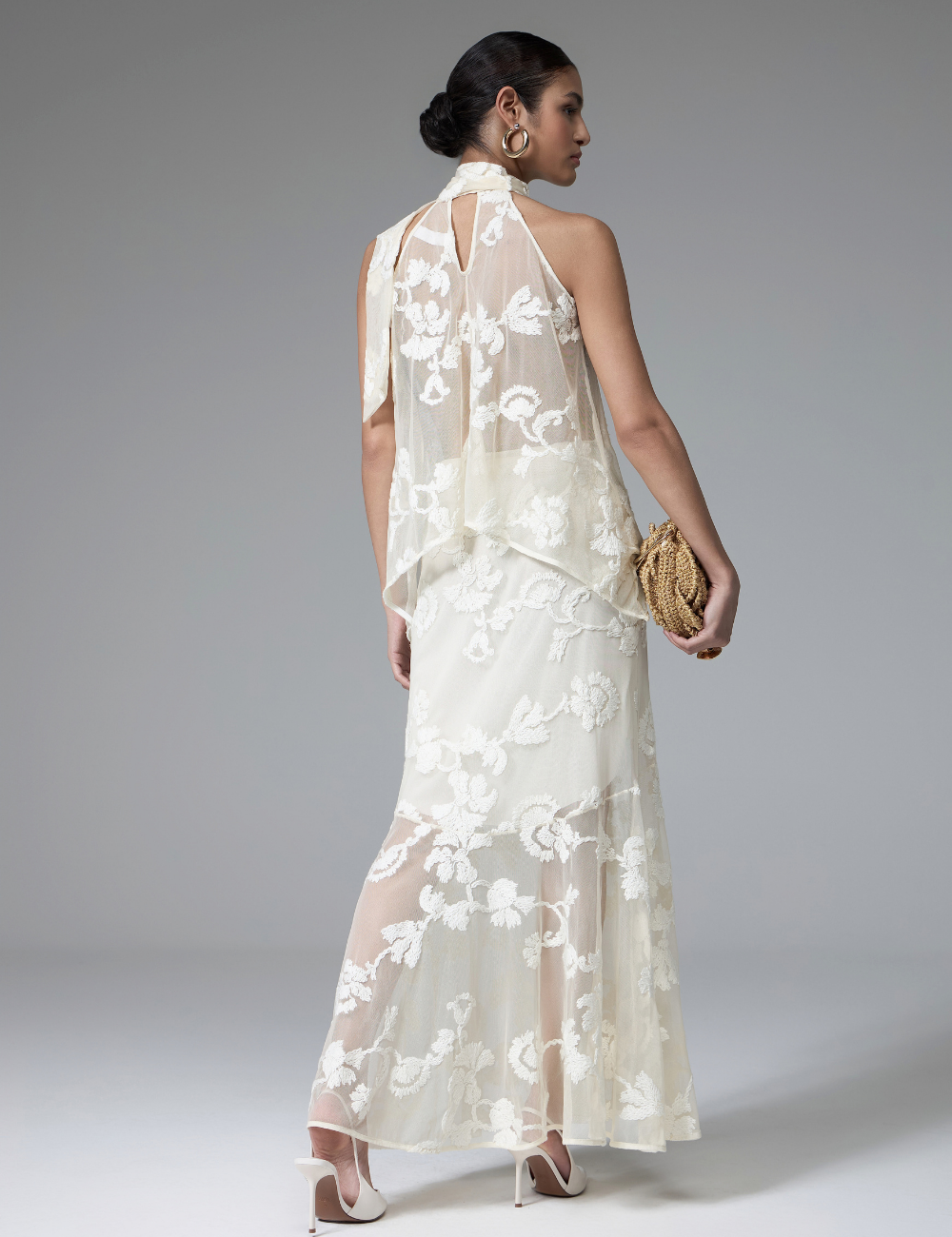 Saia Longa Bege em Tule Bordado