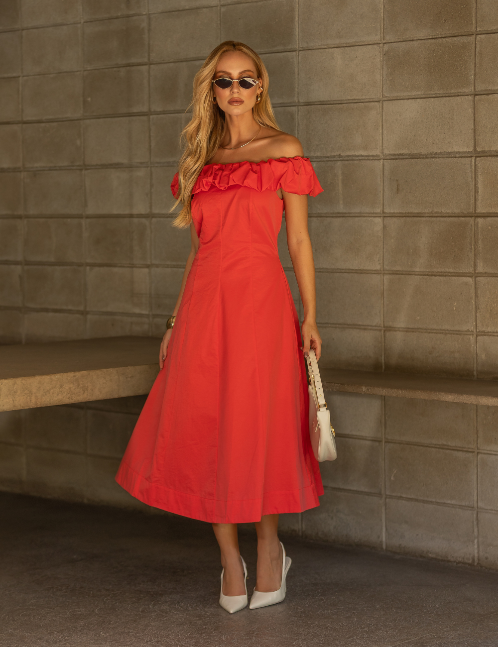 Vestido Midi Vermelho Evasê