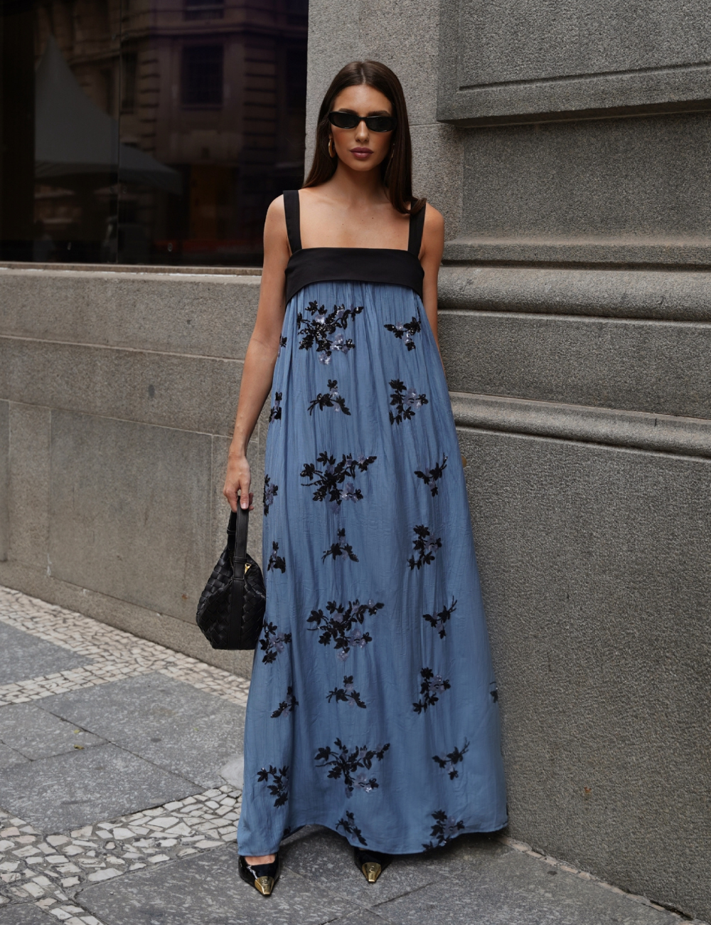 Vestido Longo Azul com Paetês Bordados