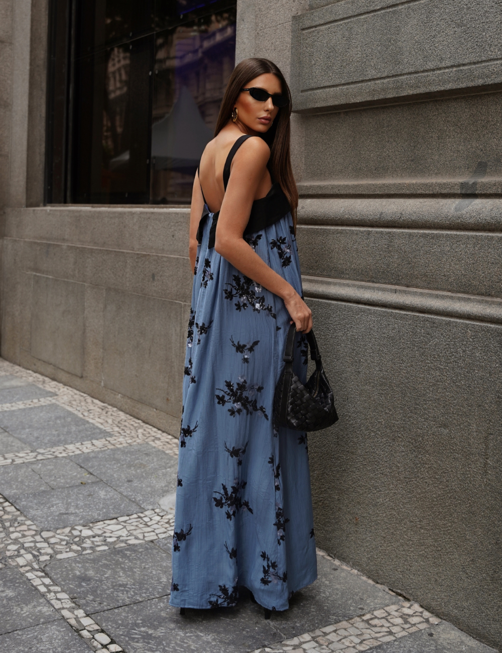 Vestido Longo Azul com Paetês Bordados