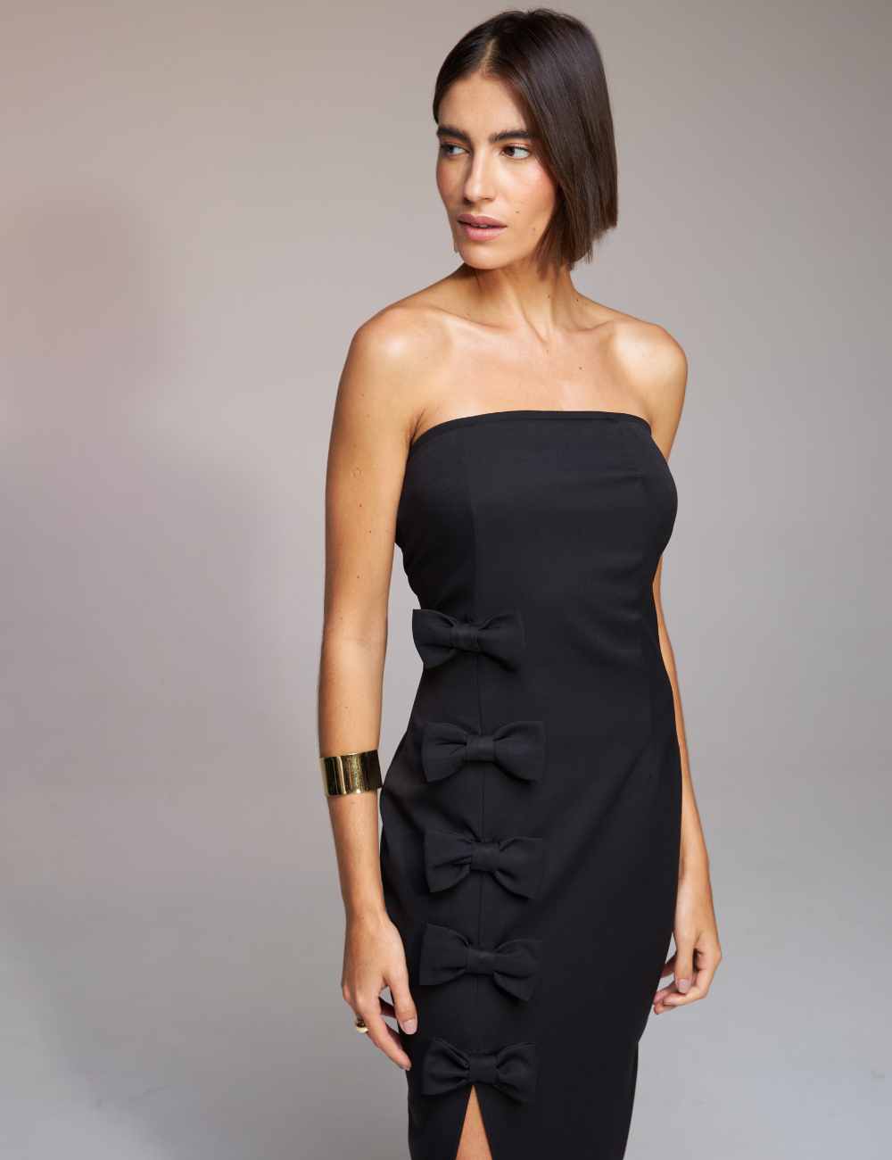 Vestido Midi Preto com Laços