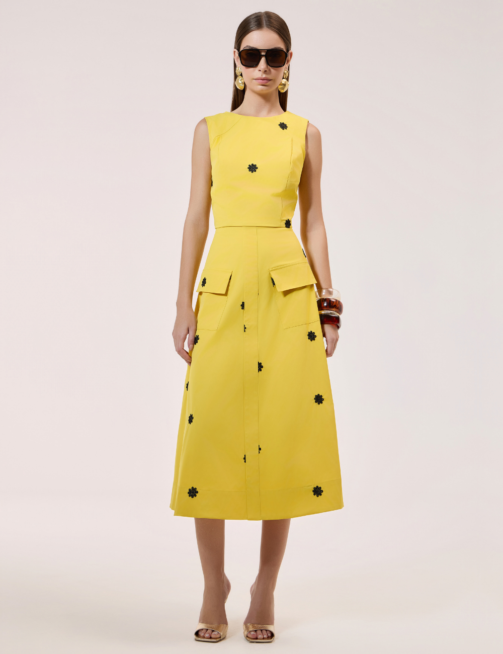 Conjunto Amarelo com Bordados