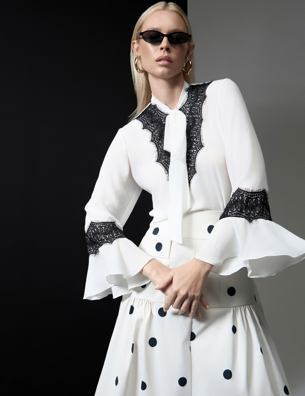 Blusa Off White com Detalhe em Renda