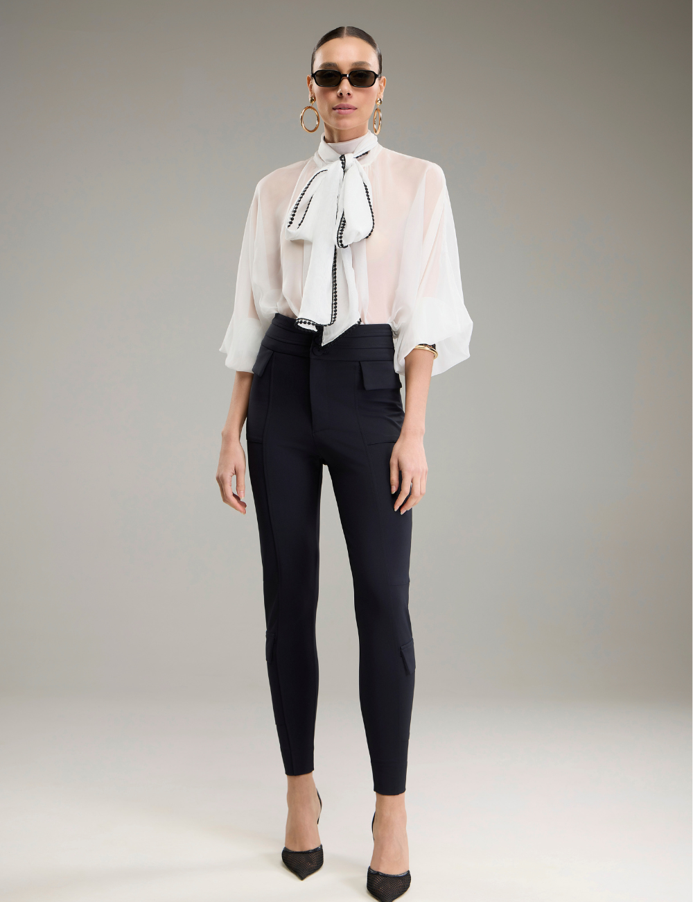 Calça Montaria Preta com Bolsos