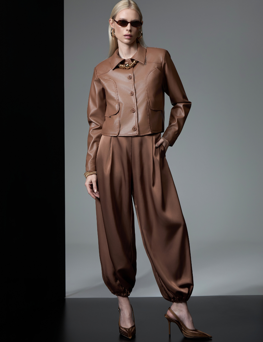 Calça Aladin Marrom em Cetim