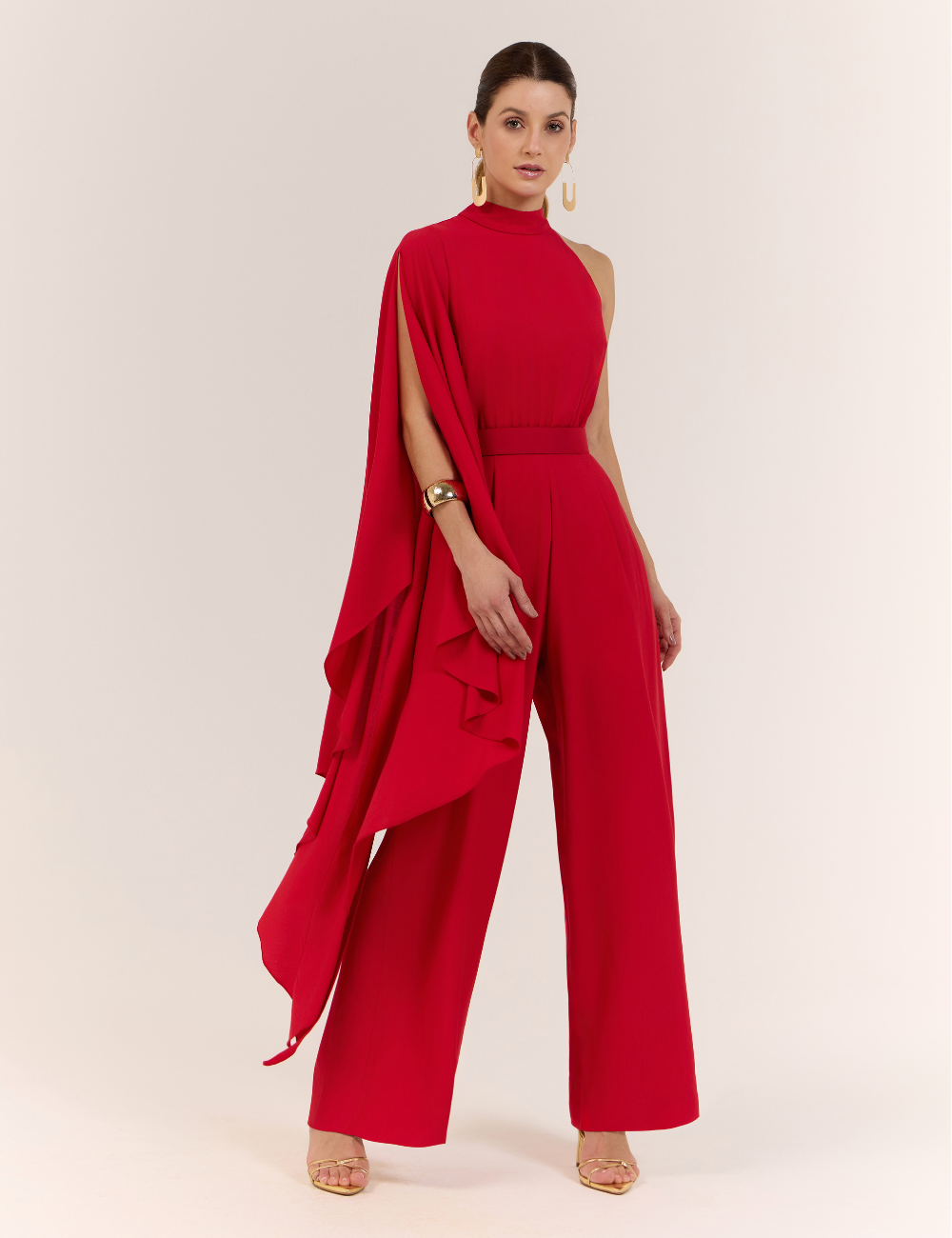 Macacão Vermelho com Manga Assimétrica