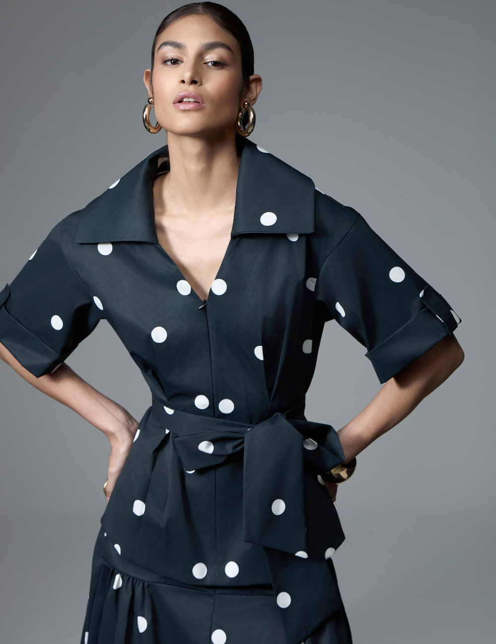 Maxi Blusa de Poás Preta com Faixa