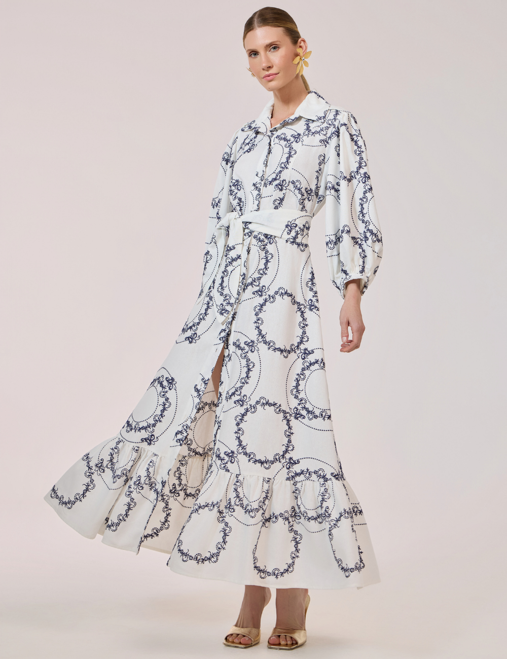 Chemise Off White com Bordados Circulares