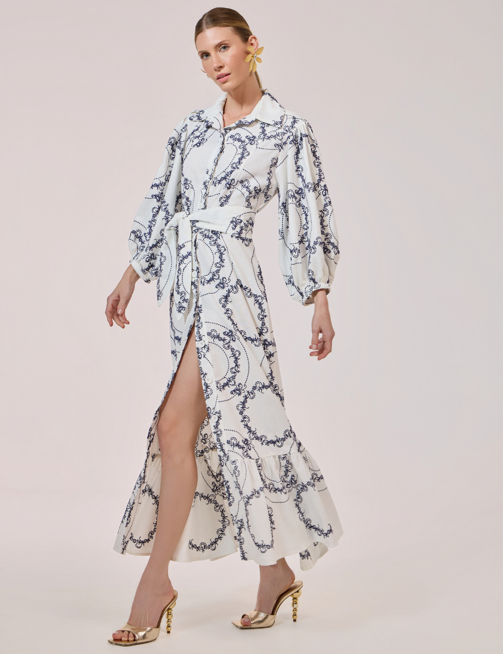 Chemise Off White com Bordados Circulares