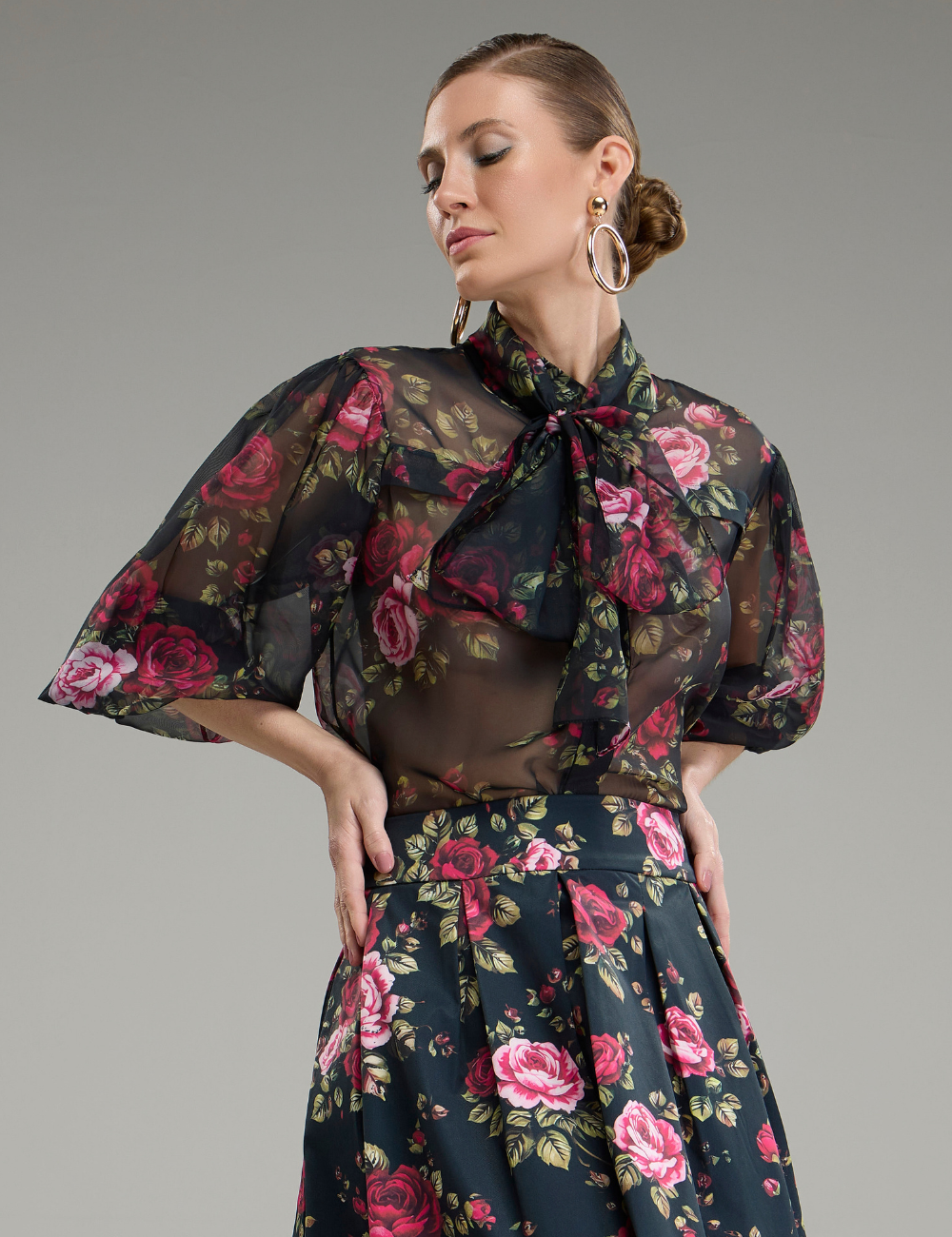 Camisa Preta Rosas
