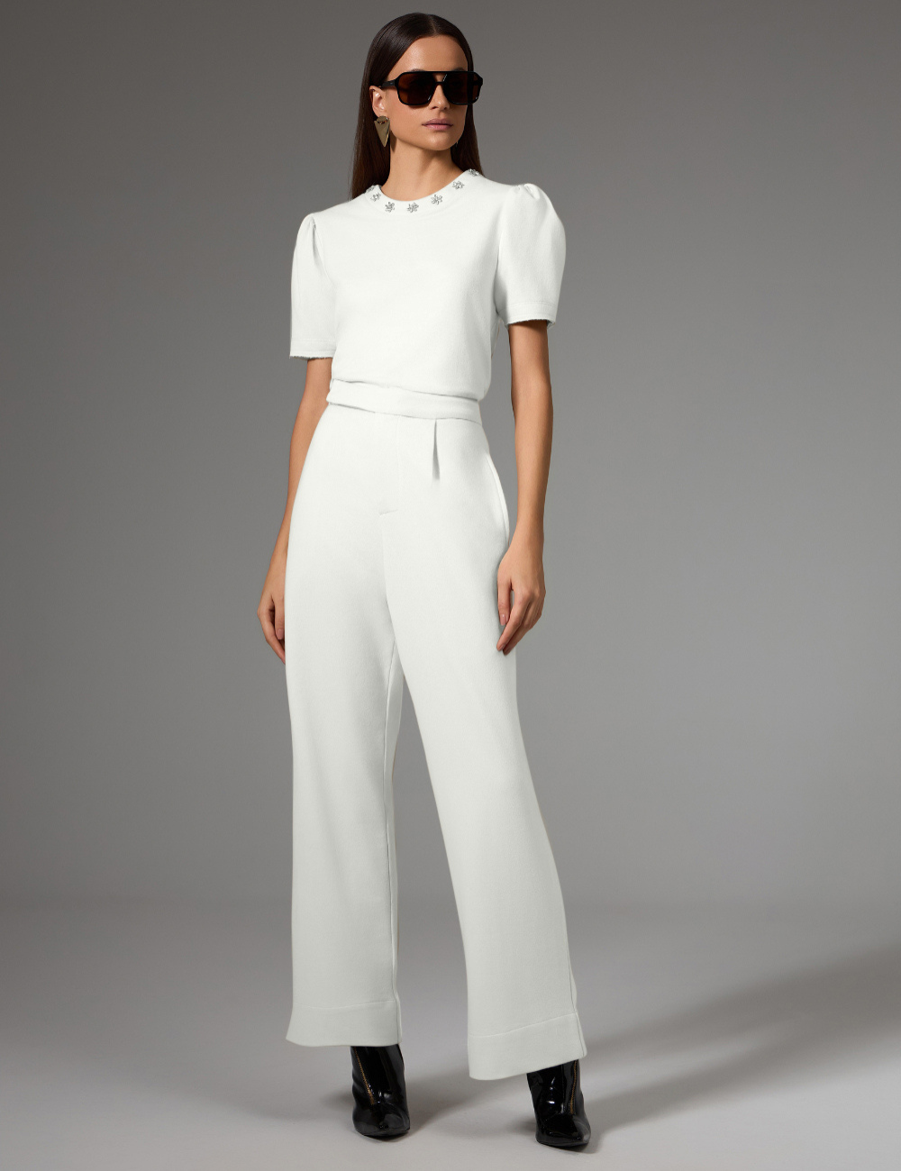 Conjunto de Moletom Off White com Pedrarias