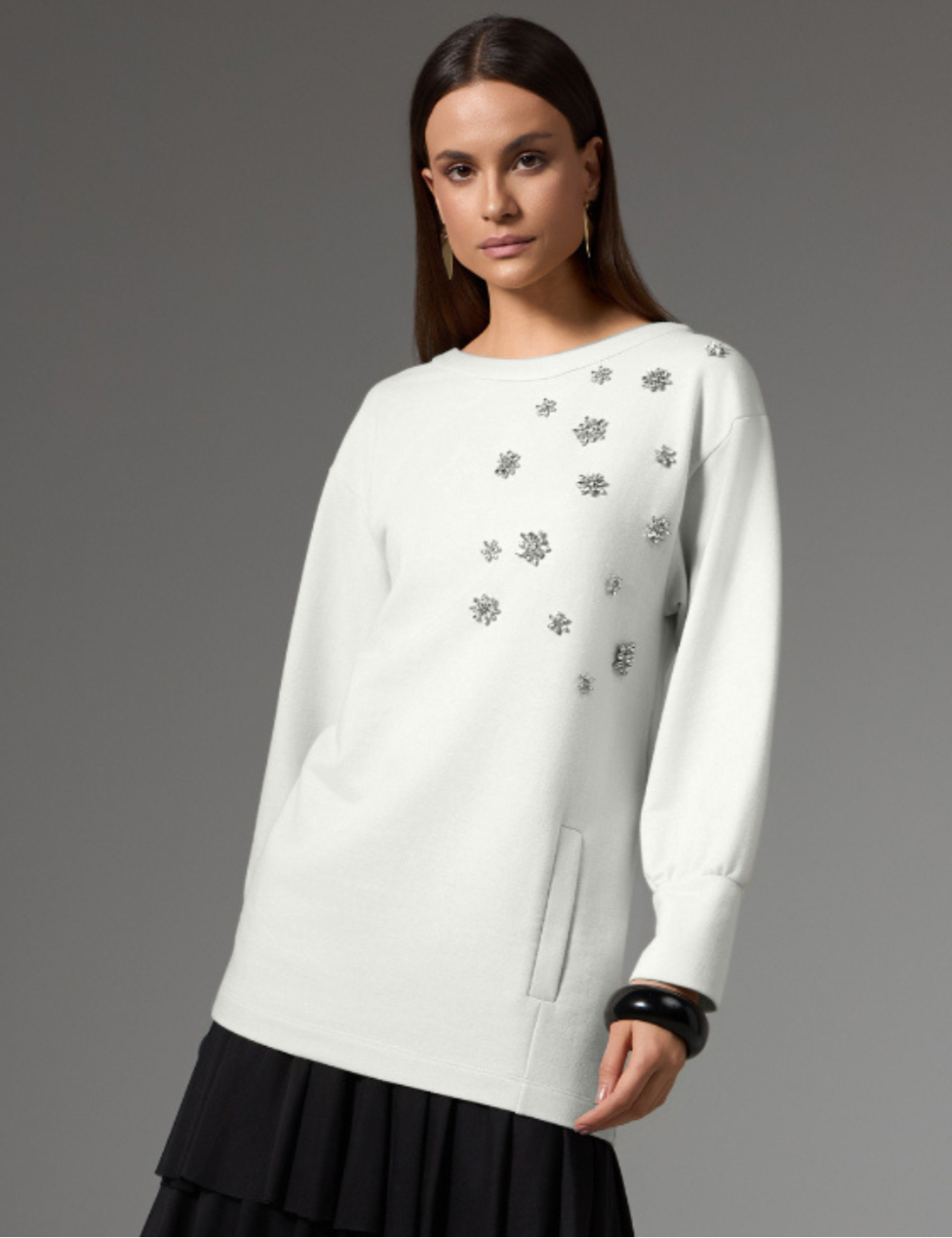 Blusa Alongada Off White em Moletom com Pedrarias