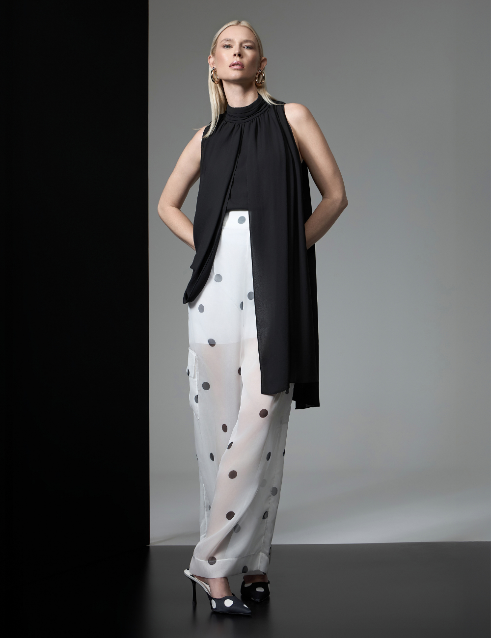 Calça de Poás Off White com Bolsos