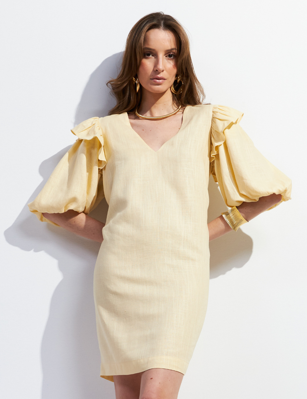 Vestido Curto Amarelo com Babados