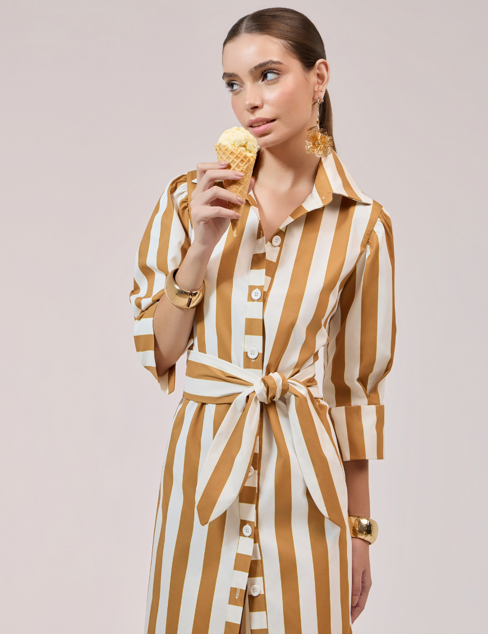 Chemise Listrada Bege com Faixa