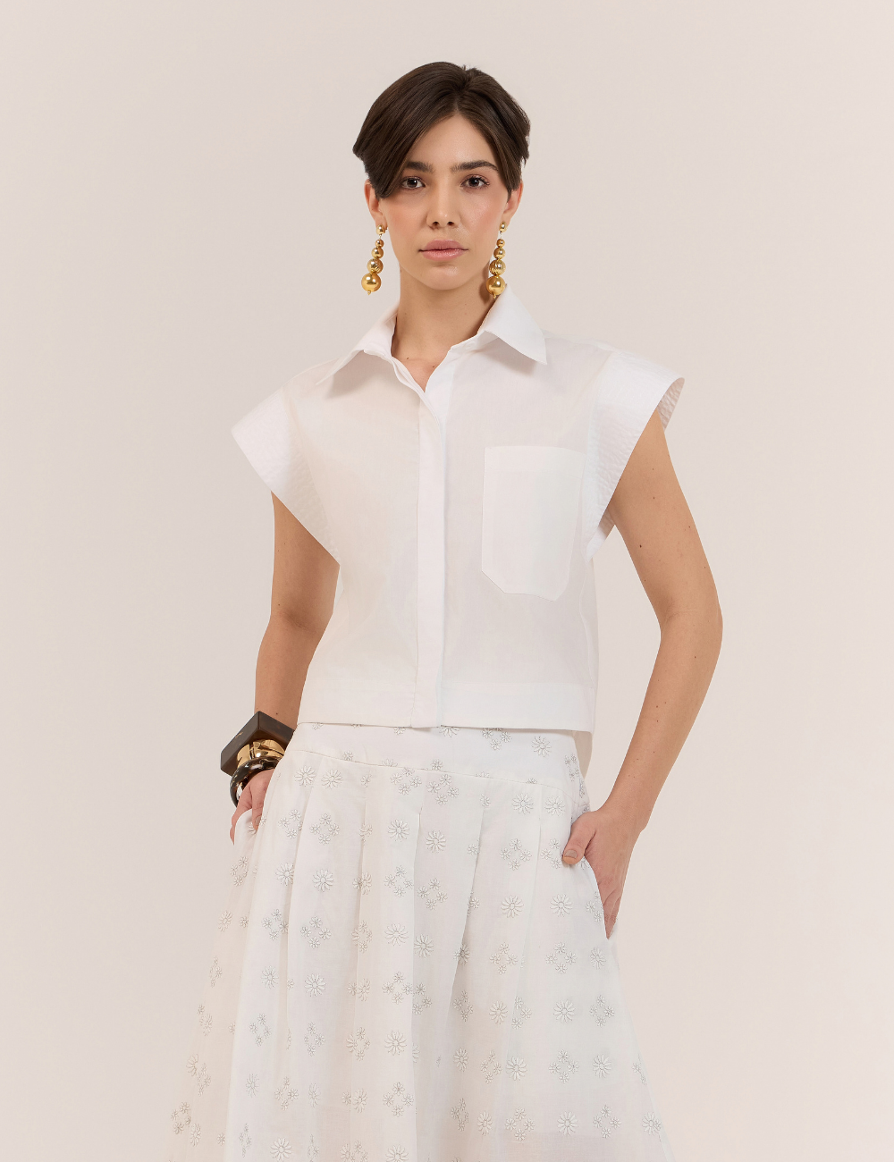 Camisa Off White com Mangas Pespontadas