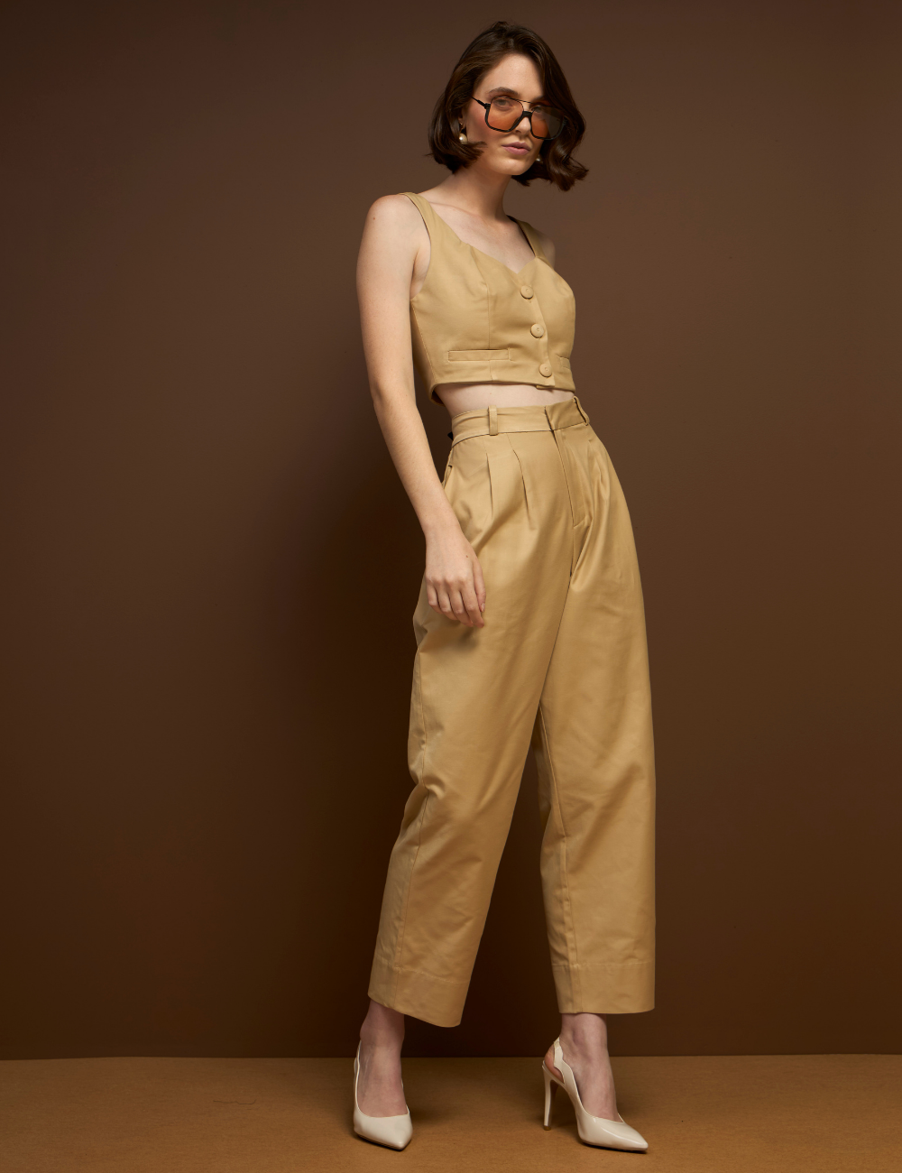 Calça Cenoura Bege Lisa