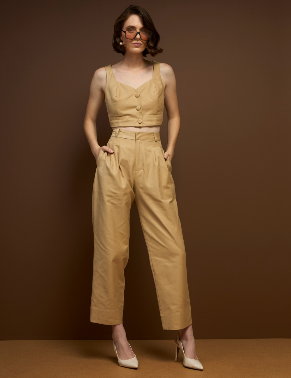 Calça Cenoura Bege Lisa